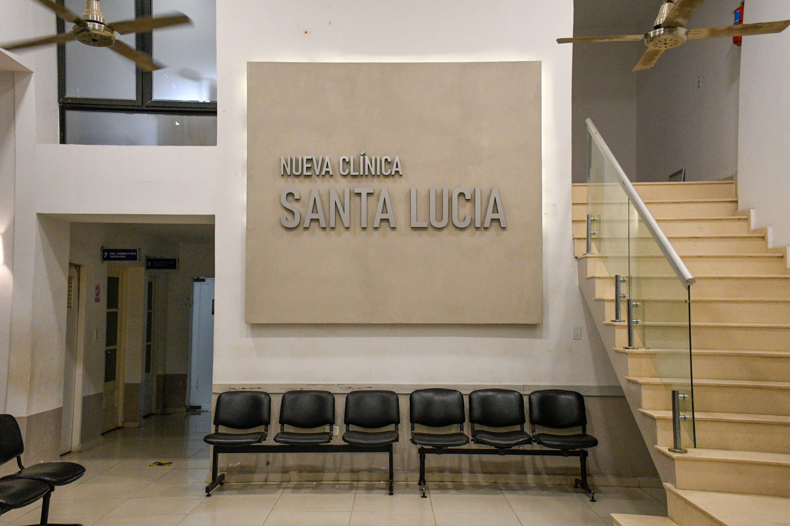 Clínica de ojos Santa Lucía, ubicada en el centro de Santiago del Estero (sarmiento 83)