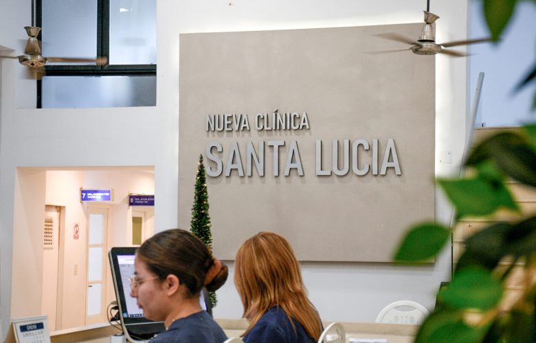 Clínica de ojos Santa Lucía, ubicada en el centro de Santiago del Estero (sarmiento 83)